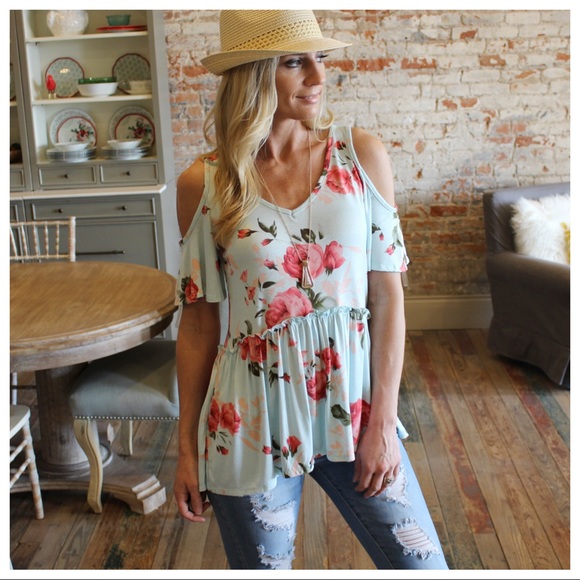 Infinity Raine Tops - ✨LAST✨Mint floral cold shoulder tunic